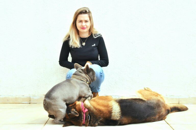 צרו קשר עם Revivolution-Dogs-יבוא כלבים מחו"ל והטסה לישראל